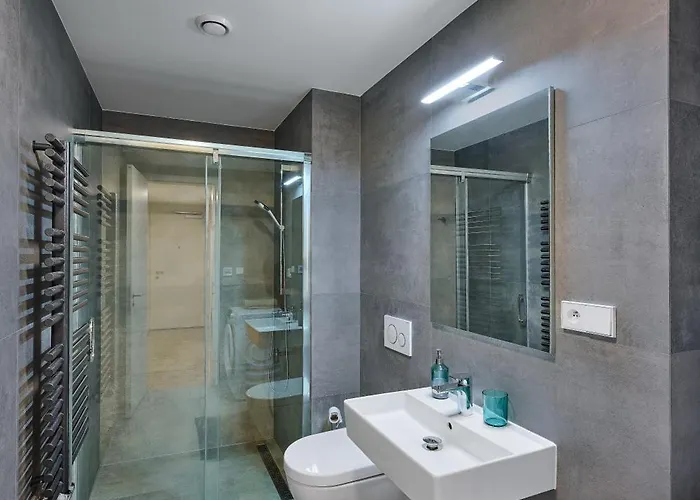 Kobrova With Free Parking Daire *